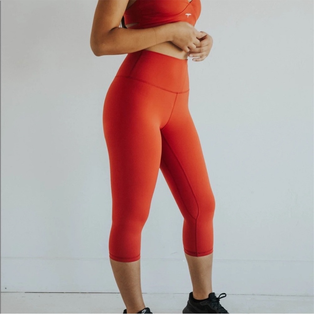 Iwa Company 3/4 length women’s workout leggings sz xxl